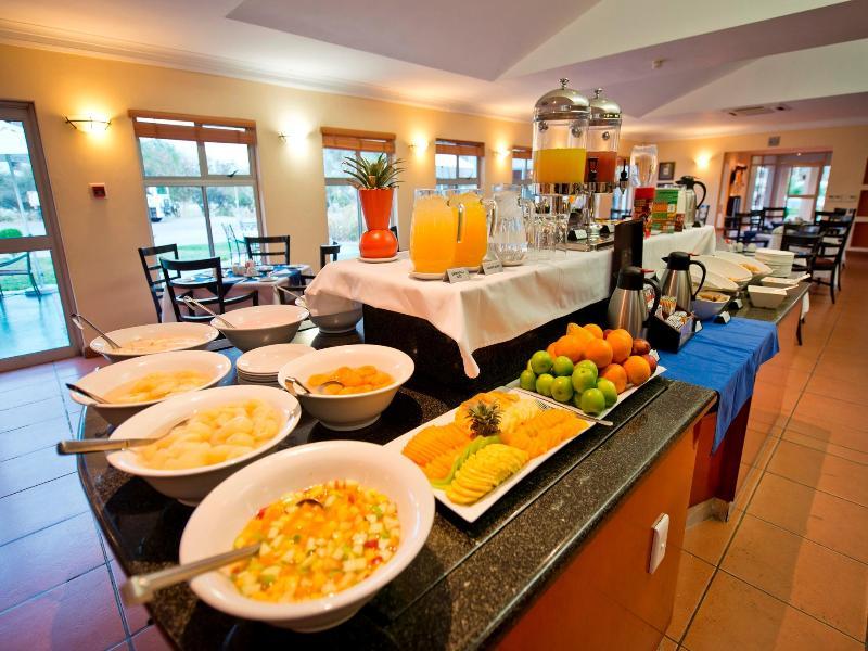 Protea Hotel By Marriott Ondangwa Ngoại thất bức ảnh