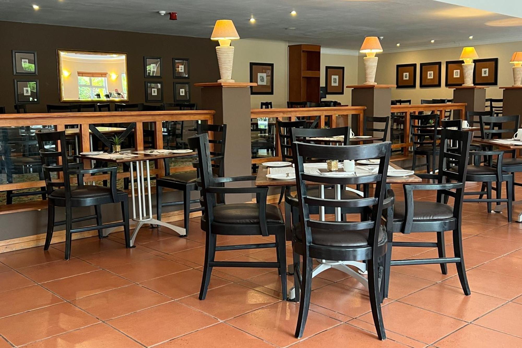 Protea Hotel By Marriott Ondangwa Ngoại thất bức ảnh