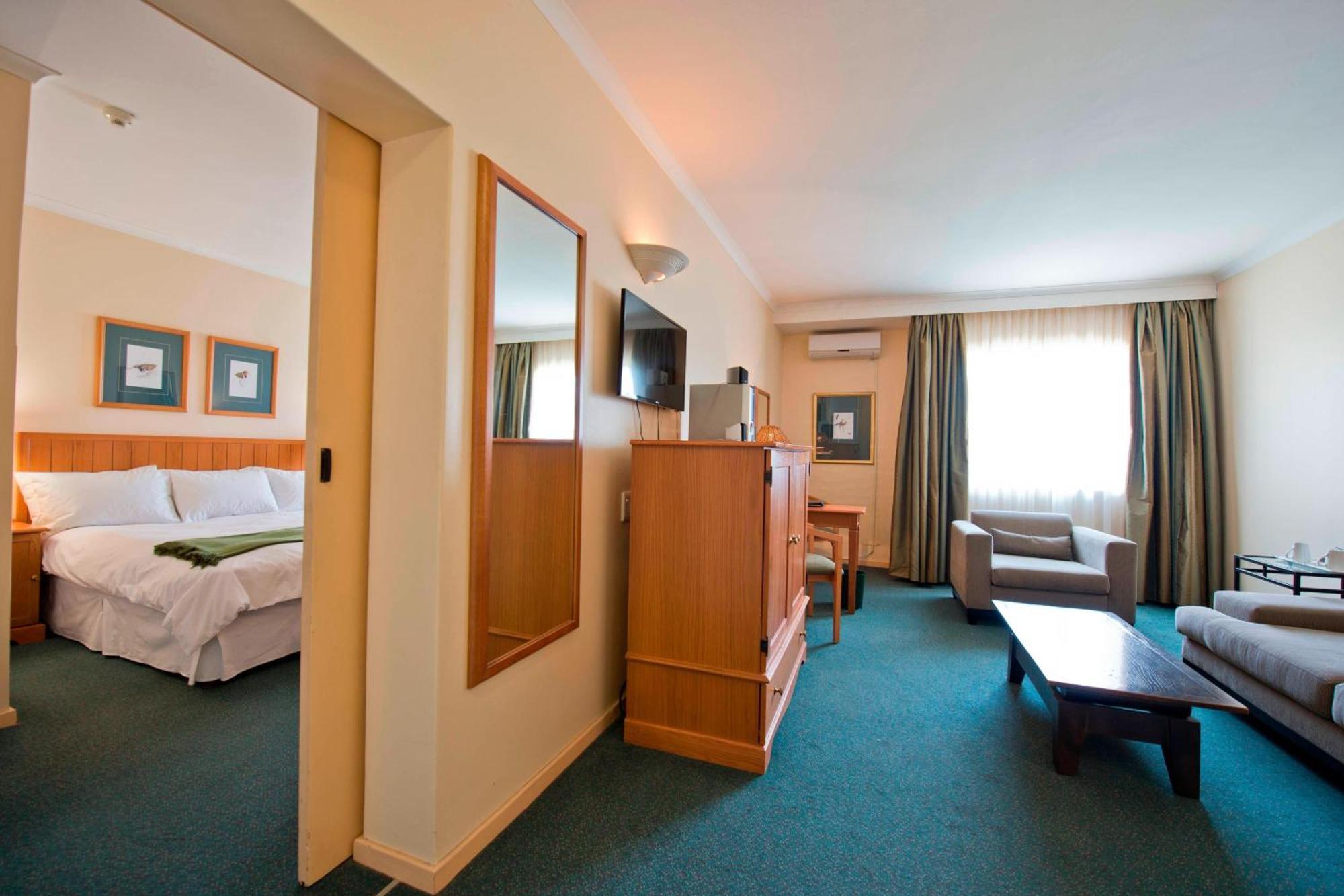 Protea Hotel By Marriott Ondangwa Ngoại thất bức ảnh